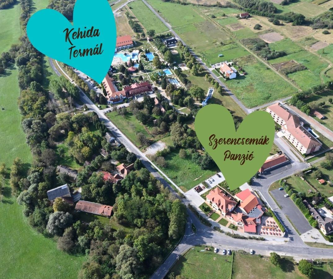 Appartamento Szerencsemák Panzió Kehidakustány Esterno foto