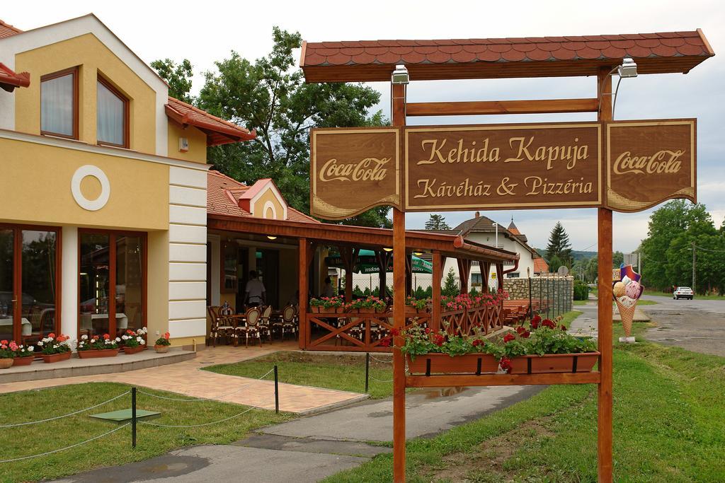 Appartamento Szerencsemák Panzió Kehidakustány Esterno foto