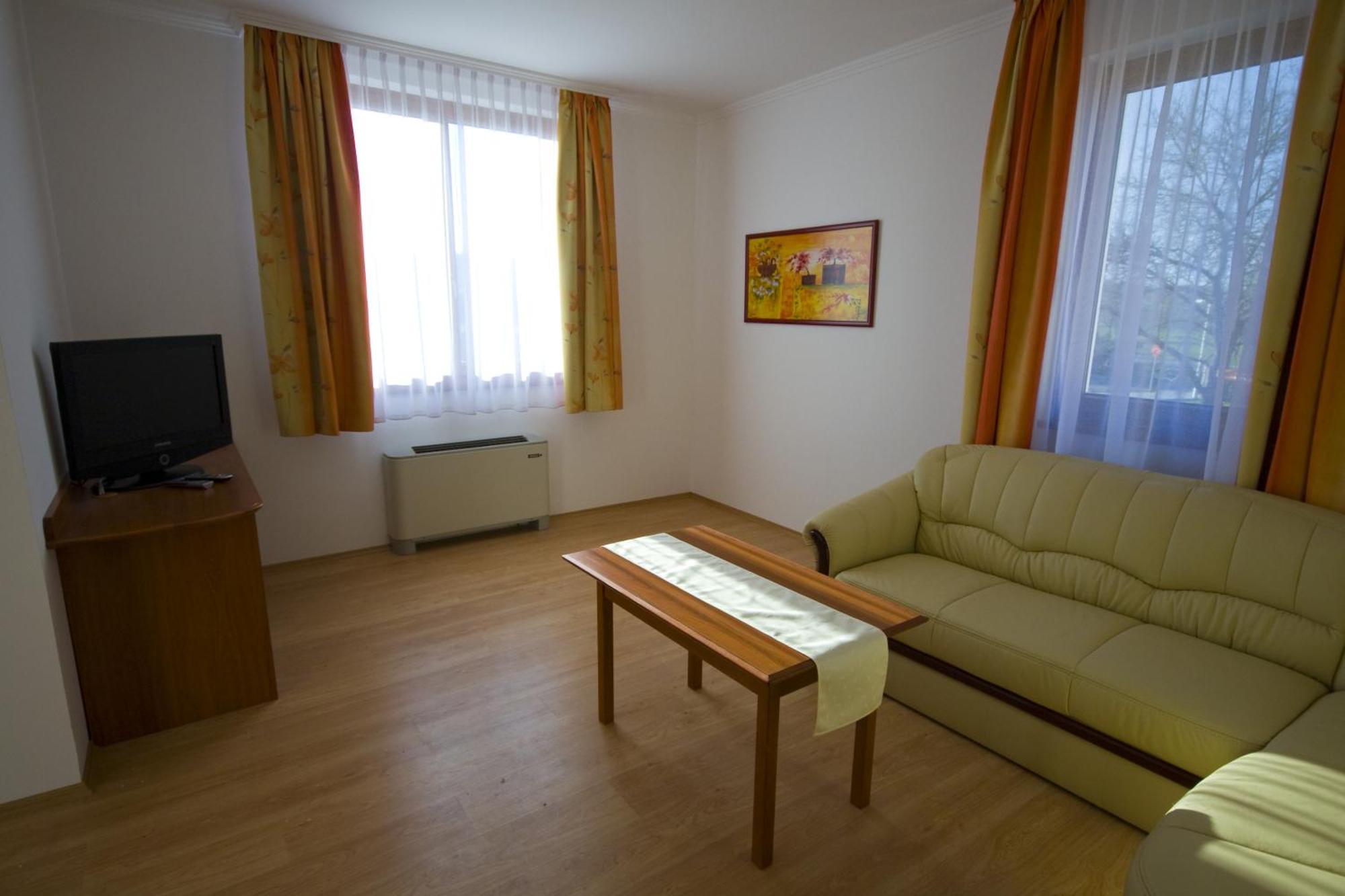 Appartamento Szerencsemák Panzió Kehidakustány Camera foto